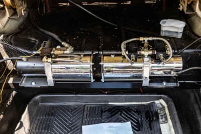 シボレー インパラ：ハイドロ用のタンクなどはトランク内に設置されている