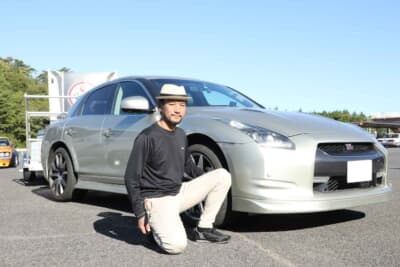 オーナーの林憲一さんと日産 スカイラインクロスオーバー