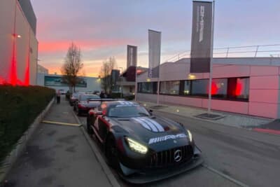 パーティ会場前にも色々なAMGが並んでいて、ワクワクします