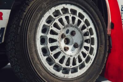 27万250ユーロ(邦貨換算約4760万円)で落札されたランチア「デルタHF インテグラーレ 8V マルティーニ ランチア ワークス サファリ Gr.A」(C)Courtesy of Broad Arrow