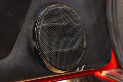 5万7500ユーロ（邦貨換算約1030万円）で落札されたフェラーリ「208GT4」（C）Bonhams