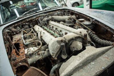 1965年式アストンマーティンDB5：アストンマーティンの、というよりも、さらには旧車と呼ぶよりも文化遺産の復元に近かったのではと思わせる