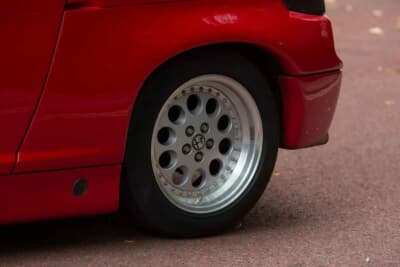 6万5250ポンド（邦貨換算約1318万円）で落札されたアルファ ロメオ「SZ」（C）iconicauctioneers