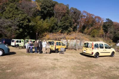 入場整理などをボランティアで手伝っているオーナーズクラブ「タマカングー」の仲間たち。今回は7台が参加した