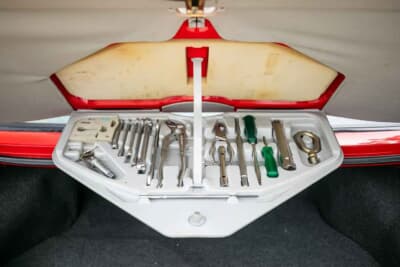 5万5125ポンド（邦貨換算約1147万円）で落札されたBMW「635CSi」（C）iconicauctioneers