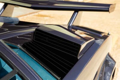 62万3750英ポンド（邦貨換算約1億2475万円）で落札されたランボルギーニ「カウンタック5000クアトロヴァルヴォレ」（C）Courtesy of RM Sotheby's