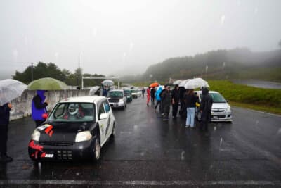 3/5クラスのスターティンググリッド。3クラスの163#小林光司が初のポールポジション