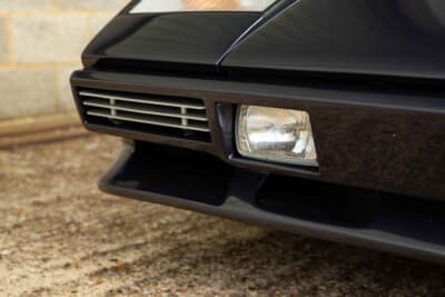 62万3750英ポンド（邦貨換算約1億2475万円）で落札されたランボルギーニ「カウンタック5000クアトロヴァルヴォレ」（C）Courtesy of RM Sotheby's