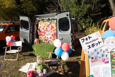 会場内にはフォトスポットも準備された。カングーを背景に、愛犬や子どもと撮影を楽しむ姿が多く見られた