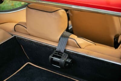 13万2750ポンド（邦貨換算約2761万円）で落札されたランボルギーニ「エスパーダS2」（C）iconicauctioneers