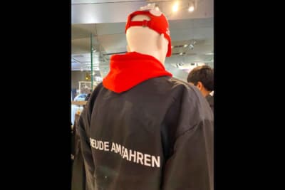 「駆け抜ける歓び(Freude am Fahren)」のブルゾンを、ドイツで着る勇気はちょっとありません