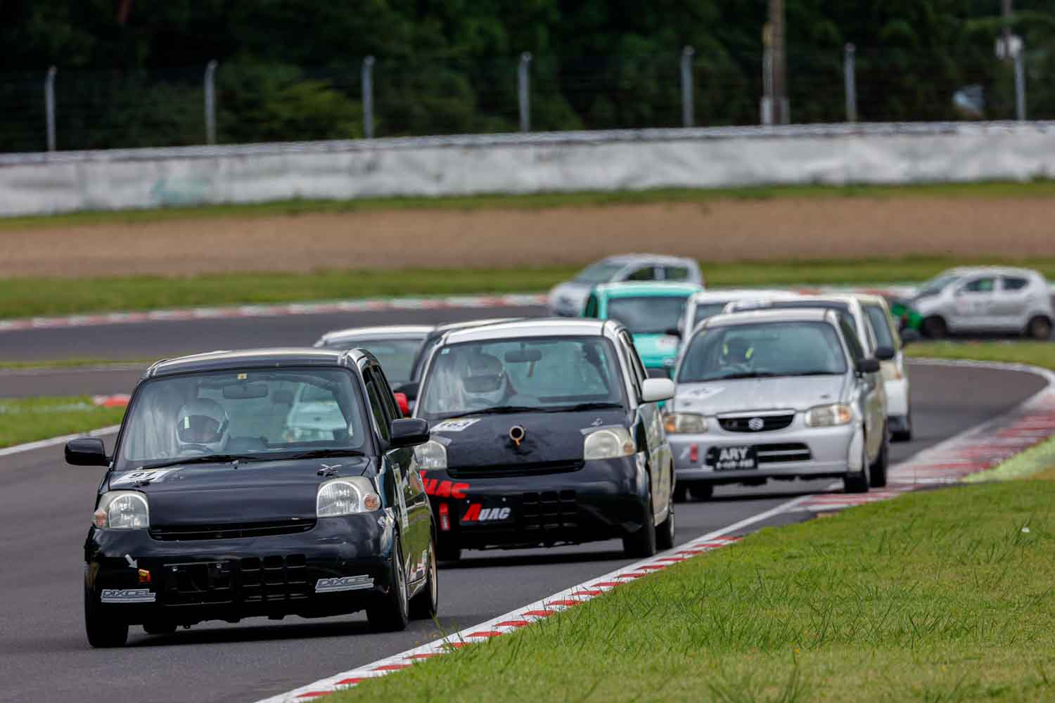 シリーズ争いが壮絶に！NAの軽自動車が限界バトルを見せた東北660第3戦