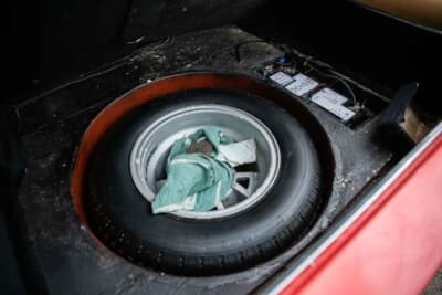 13万2750ポンド（邦貨換算約2761万円）で落札されたランボルギーニ「エスパーダS2」（C）iconicauctioneers