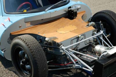 12万ポンド~14万ポンド(邦貨換算約2420万円〜2830万円)で現在も販売中のコスティン「ネイサン」(C)Bonhams