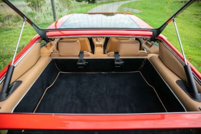 13万2750ポンド（邦貨換算約2761万円）で落札されたランボルギーニ「エスパーダS2」（C）iconicauctioneers