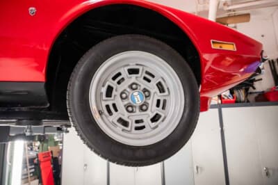 11万5000ユーロ（邦貨換算約2040万円）で落札されたデ・トマソ「パンテーラ」（C）Bonhams