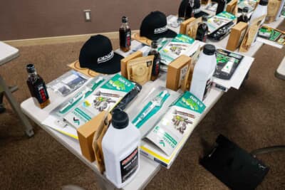  今回もたくさんの協賛品がプレゼント。表彰式の後にはジャンケン大会もあるので、入賞しなかったドライバーもぜひ参加してほしい