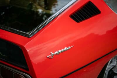 13万2750ポンド（邦貨換算約2761万円）で落札されたランボルギーニ「エスパーダS2」（C）iconicauctioneers