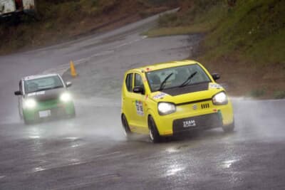 4クラスは高杉と高松のバトル。同日に開催のHA36カップでもしのぎを削ったライバル同士