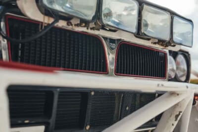 27万250ユーロ(邦貨換算約4760万円)で落札されたランチア「デルタHF インテグラーレ 8V マルティーニ ランチア ワークス サファリ Gr.A」(C)Courtesy of Broad Arrow