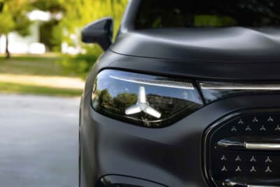 メルセデス・ベンツGLB：アイコニックなスリーポインテッドスターを取り込んだLEDヘッドライト
