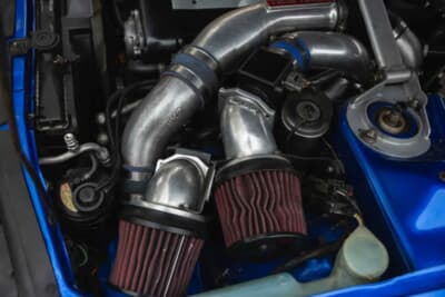 4万ポンド〜5万ポンド（邦貨換算約832万〜1040万円）で現在も販売中の日産R32型「スカイラインGT-R」（C）iconicauctioneers