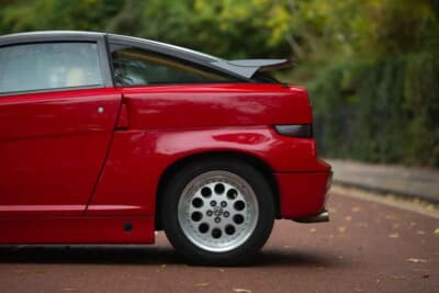 6万5250ポンド（邦貨換算約1318万円）で落札されたアルファ ロメオ「SZ」（C）iconicauctioneers