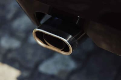 20万1250ユーロ(邦貨換算約3530万円)で落札されたランチア「デルタHF インテグラーレ エボルツィオーネ I マルティーニ5」(C)Courtesy of Broad Arrow