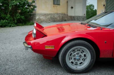 11万5000ユーロ（邦貨換算約2040万円）で落札されたデ・トマソ「パンテーラ」（C）Bonhams