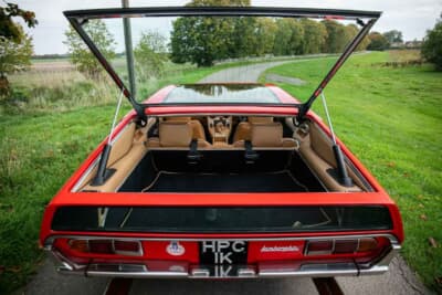 13万2750ポンド（邦貨換算約2761万円）で落札されたランボルギーニ「エスパーダS2」（C）iconicauctioneers