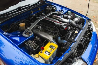 4万ポンド〜5万ポンド（邦貨換算約832万〜1040万円）で現在も販売中の日産R32型「スカイラインGT-R」（C）iconicauctioneers