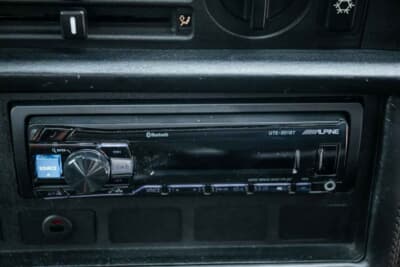 5万5125ポンド（邦貨換算約1147万円）で落札されたBMW「635CSi」（C）iconicauctioneers