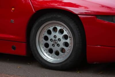 6万5250ポンド（邦貨換算約1318万円）で落札されたアルファ ロメオ「SZ」（C）iconicauctioneers