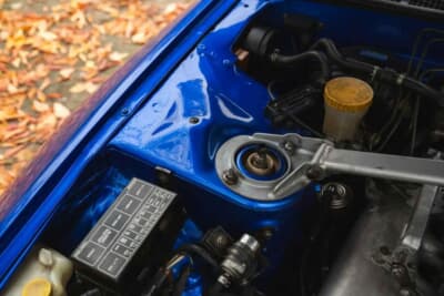 4万ポンド〜5万ポンド（邦貨換算約832万〜1040万円）で現在も販売中の日産R32型「スカイラインGT-R」（C）iconicauctioneers