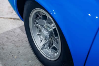 129万8750英ポンド（邦貨換算約2億6900万円）で落札されたランボルギーニ「P400ミウラ」（C）Courtesy of RM Sotheby's