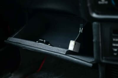 5万5125ポンド（邦貨換算約1147万円）で落札されたBMW「635CSi」（C）iconicauctioneers