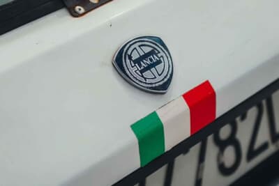 27万250ユーロ(邦貨換算約4760万円)で落札されたランチア「デルタHF インテグラーレ 8V マルティーニ ランチア ワークス サファリ Gr.A」(C)Courtesy of Broad Arrow