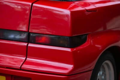 6万5250ポンド（邦貨換算約1318万円）で落札されたアルファ ロメオ「SZ」（C）iconicauctioneers