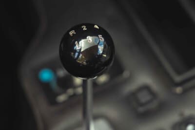 5万7500ユーロ（邦貨換算約1030万円）で落札されたフェラーリ「208GT4」（C）Bonhams