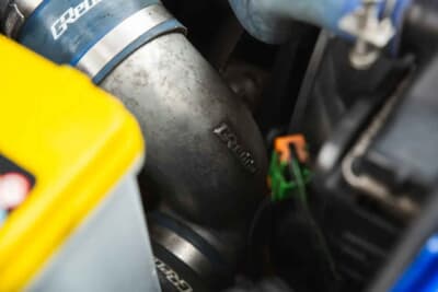 4万ポンド〜5万ポンド（邦貨換算約832万〜1040万円）で現在も販売中の日産R32型「スカイラインGT-R」（C）iconicauctioneers