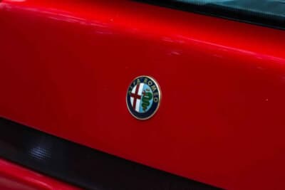 6万5250ポンド（邦貨換算約1318万円）で落札されたアルファ ロメオ「SZ」（C）iconicauctioneers