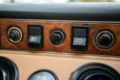 13万2750ポンド（邦貨換算約2761万円）で落札されたランボルギーニ「エスパーダS2」（C）iconicauctioneers