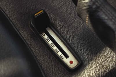 5万7500ユーロ（邦貨換算約1030万円）で落札されたフェラーリ「208GT4」（C）Bonhams