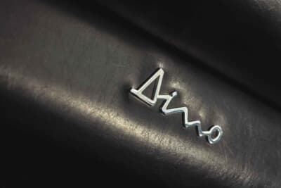 5万7500ユーロ（邦貨換算約1030万円）で落札されたフェラーリ「208GT4」（C）Bonhams