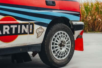 27万250ユーロ(邦貨換算約4760万円)で落札されたランチア「デルタHF インテグラーレ 8V マルティーニ ランチア ワークス サファリ Gr.A」(C)Courtesy of Broad Arrow