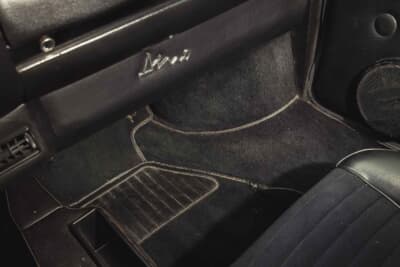 5万7500ユーロ（邦貨換算約1030万円）で落札されたフェラーリ「208GT4」（C）Bonhams