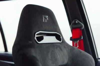 20万1250ユーロ(邦貨換算約3530万円)で落札されたランチア「デルタHF インテグラーレ エボルツィオーネ I マルティーニ5」(C)Courtesy of Broad Arrow