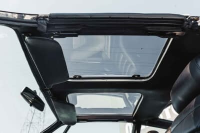 16万1000ユーロ（邦貨換算約2830万円）で落札されたマセラティ「カムシン」（C）Courtesy of Broad Arrow