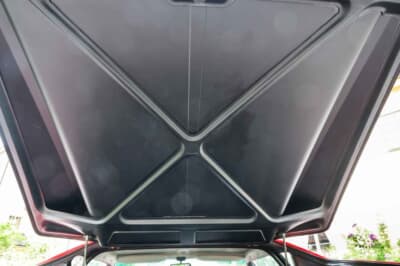 11万5000ユーロ（邦貨換算約2040万円）で落札されたデ・トマソ「パンテーラ」（C）Bonhams