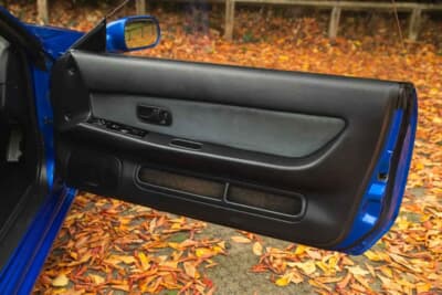 4万ポンド〜5万ポンド（邦貨換算約832万〜1040万円）で現在も販売中の日産R32型「スカイラインGT-R」（C）iconicauctioneers